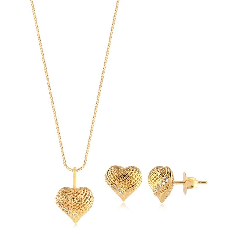 CONJUNTO CORAÇÃO TEXTURIZADO COM FILETE DE ZIRCÔNIAS FOLHEADO A OURO