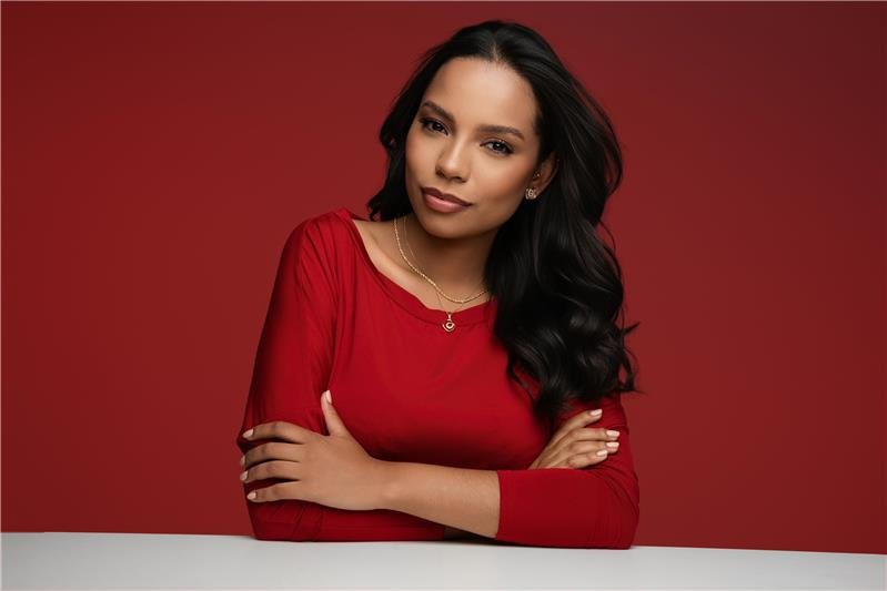 CONJUNTO FORMA GEOMÉTRICA LADO DE FORA LISO E DENTRO CRAVEJADO FOLHEADO A OURO