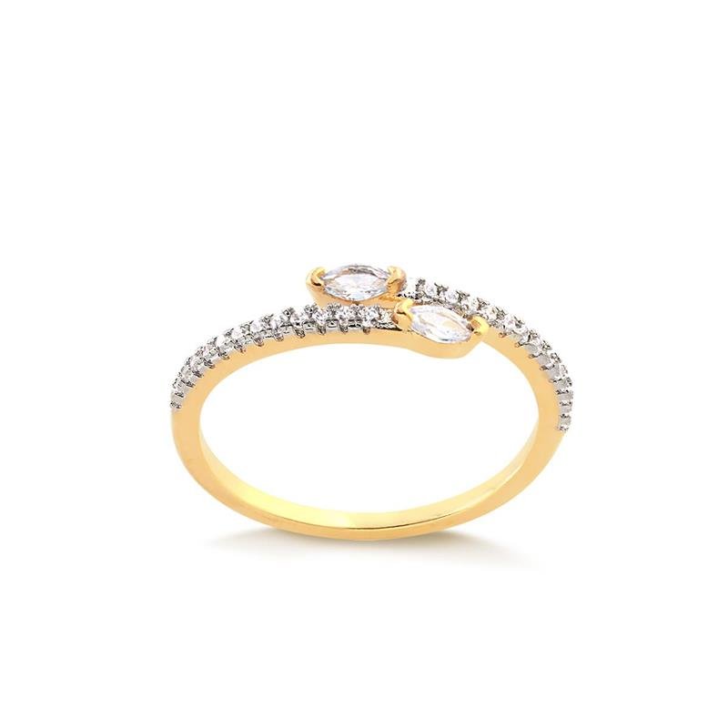 ANEL TRANSPASSADO COM ZIRCÔNIAS E DUAS NAVETES CRISTAL FOLHEADO A OURO