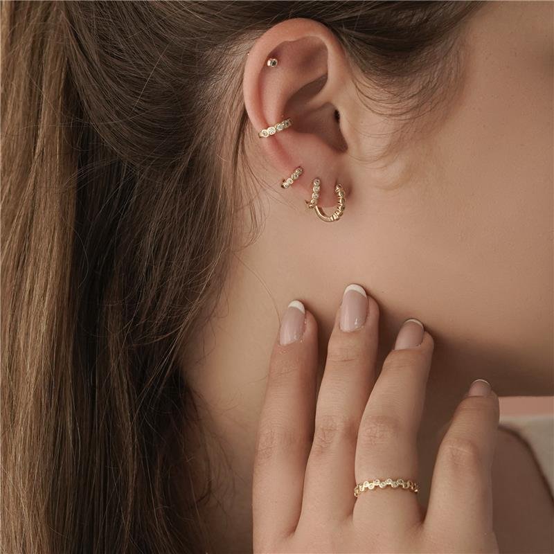 BRINCO MINI PONTO DE LUZ FOLHEADO A OURO