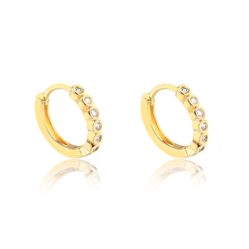 BRINCO ARGOLA GRANDE COM PEDRA DE ZIRCÔNIA FOLHEADO A OURO