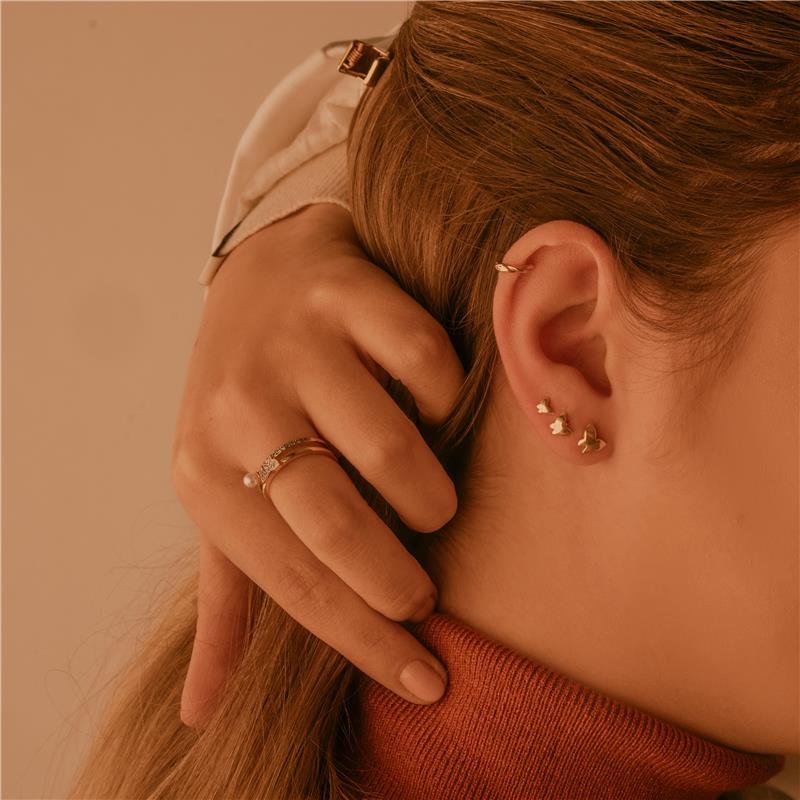 BRINCO BORBOLETINHA LISO MÉDIO FOLHEADO A OURO