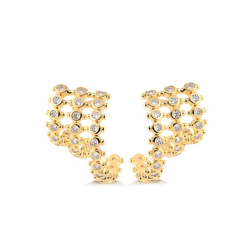 BRINCO MEIA ARGOLA COM TRÊS FILETES E PEDRAS CRISTAL FOLHEADO A OURO