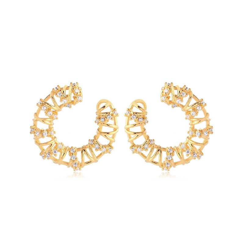 BRINCO CIRCULAR COM ZIRCÔNIAS FOLHEADO A OURO