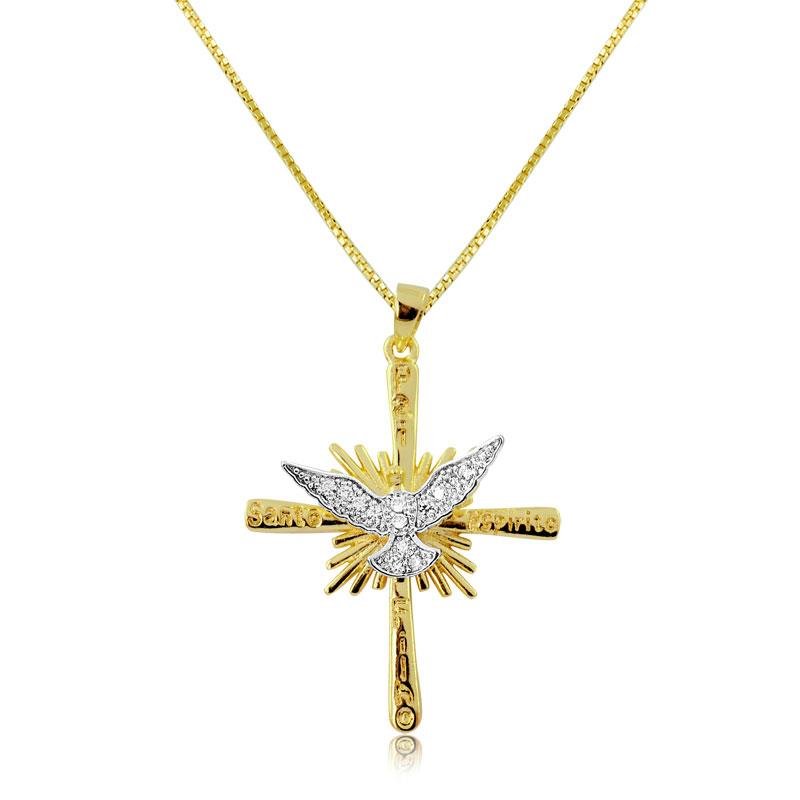 PINGENTE CRUCIFIXO COM DIVINO ESPÍRITO SANTO FOLHEADO A OURO COM PEDRAS DE ZIRCÔNIA