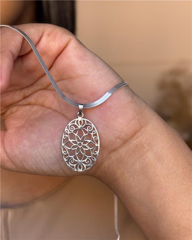 PINGENTE MANDALA OVAL FLORAL 20X30 EM PRATA 925